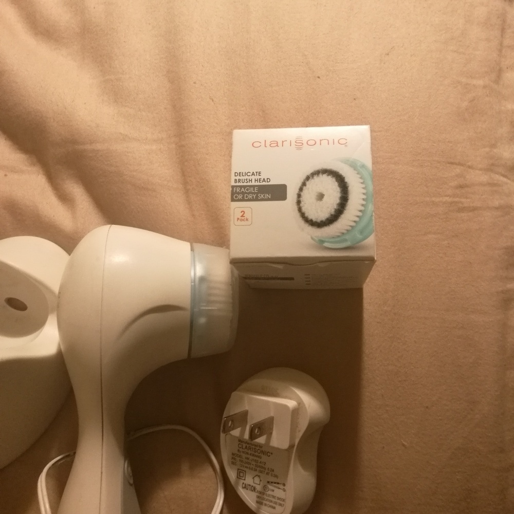 Clarisonic plus face brush with brand new brush